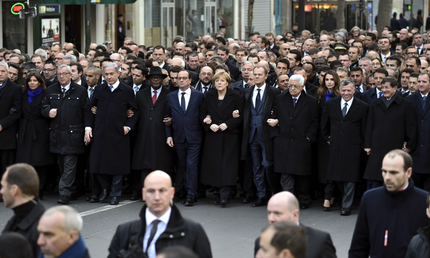 フランスのテロ被災者追悼集会