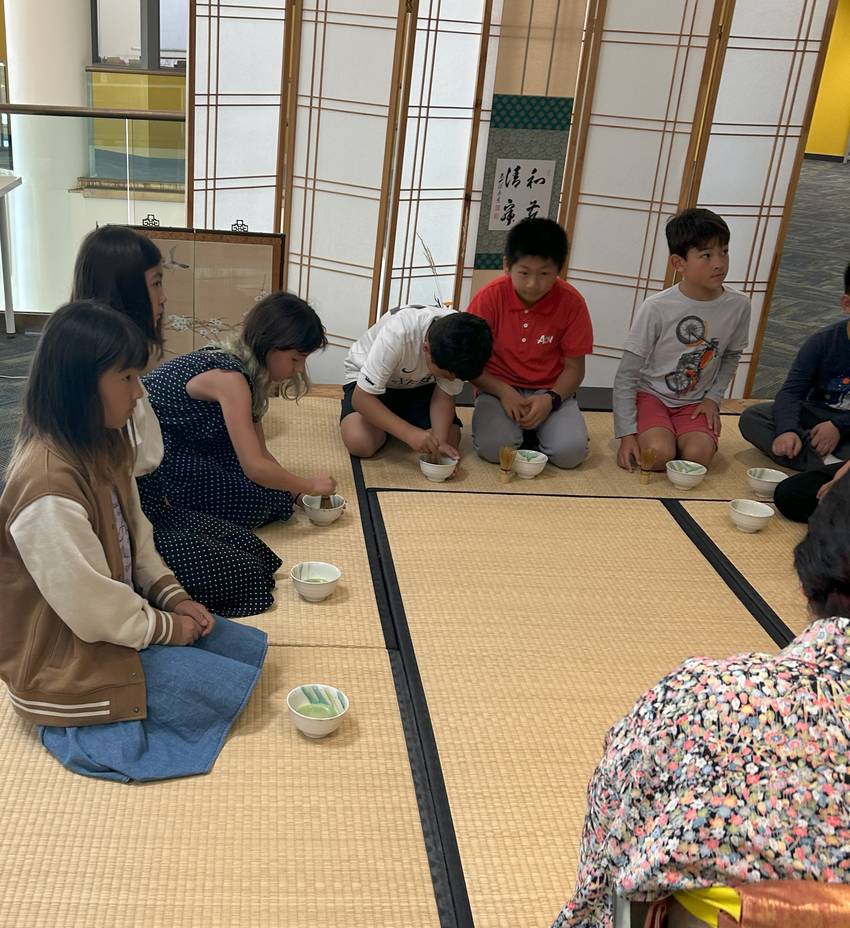 4年　お茶体験クラス　自分で点...