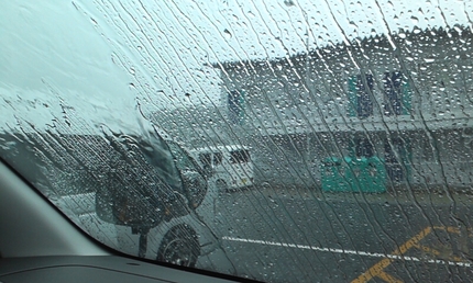 そして、鈴鹿の模様。 雨強すぎ...