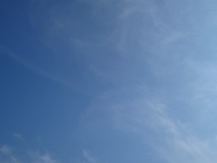 青空と雲の刷毛模様