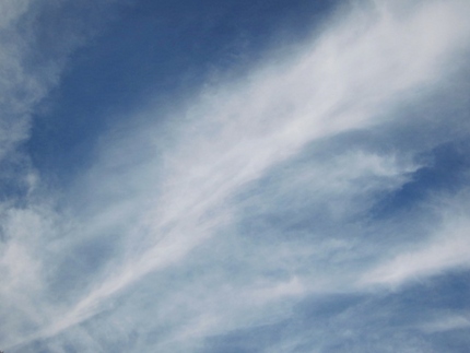 【宙】雨の前の青空