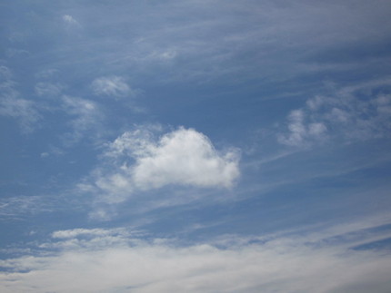 【宙】梅雨の晴れ間