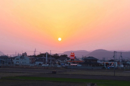 帰宅途中、快晴の夕焼けでしたが...