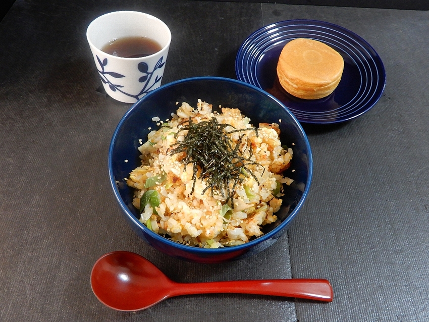 イタメシ「そぼろ鮭の炒め飯　刻...