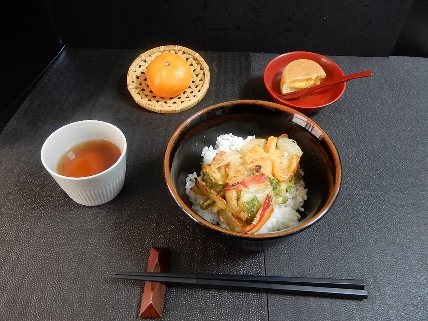 「かき揚げ天麩羅　丼」　「みか...