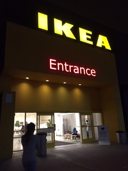 ロサンゼルス：IKEA （イケ...