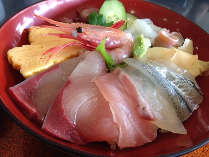 金沢ならではの定番−海鮮丼