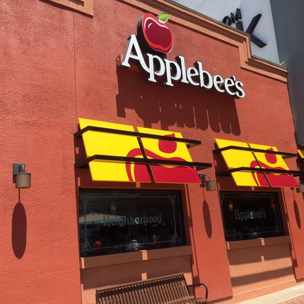 サンディエゴ：Applebee...