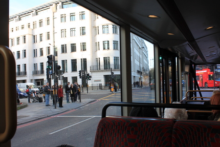 イギリス＿ロンドン　路線バスの...