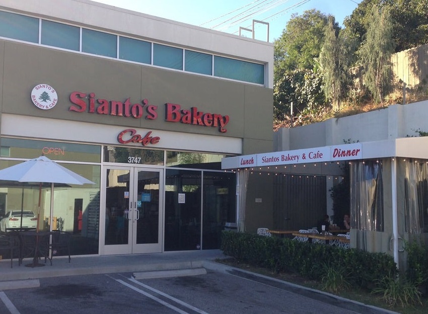 ロサンゼルス：Sianto's...
