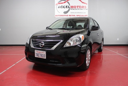 2014 Nissan Versa SV Sedan