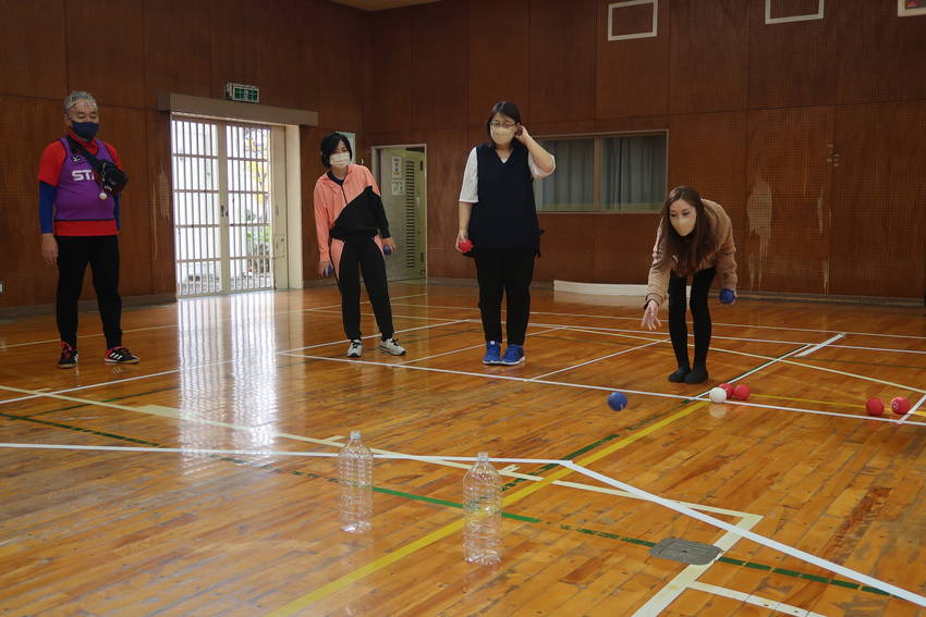 市内中学校3会場でボッチャ体験...