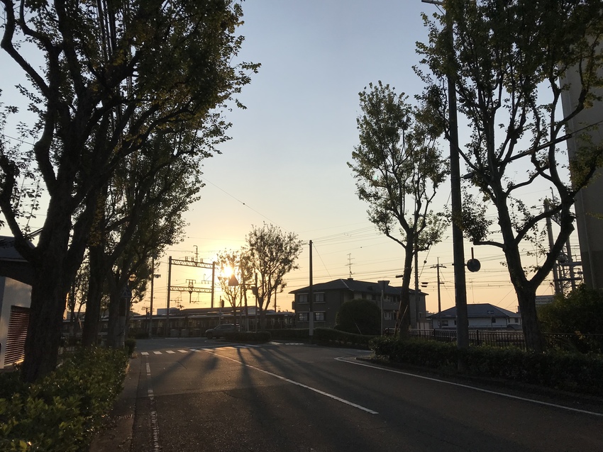 朝日と阪急電車
