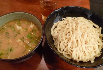 「牛骨つけ麺」　この麺は３００...