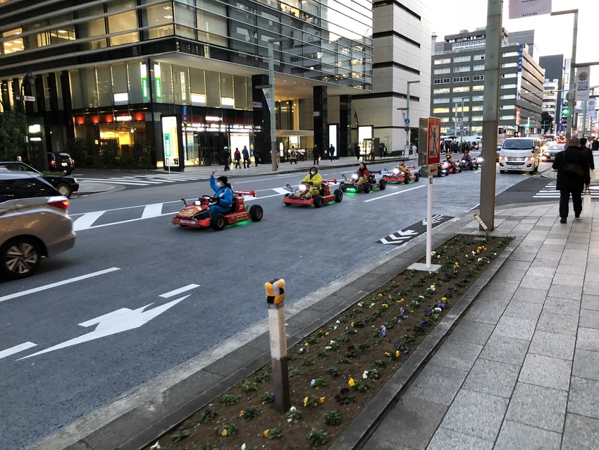 Only in Japan ... Gocarts on th...