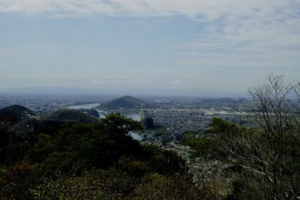 撮影時には青空。ここは犬山城も...