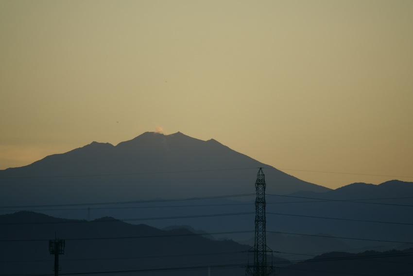 御嶽山と噴煙