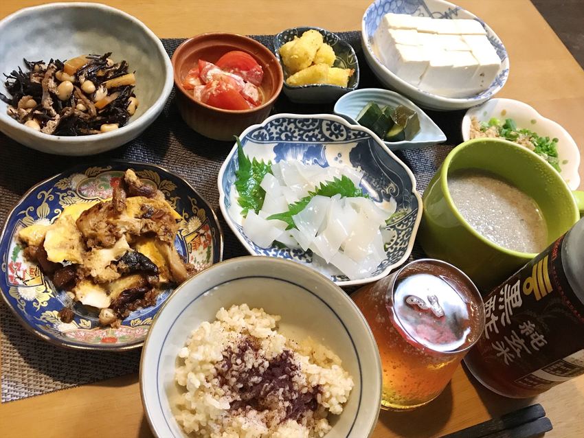 イカの刺身と玄米定食