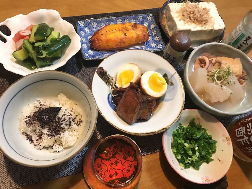 豚の角煮黒にんにく定食