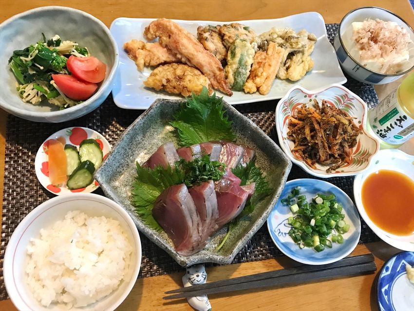 鰹の刺身と天ぷら定食