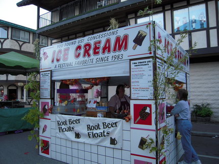 またアイスクリーム屋さんが〜！