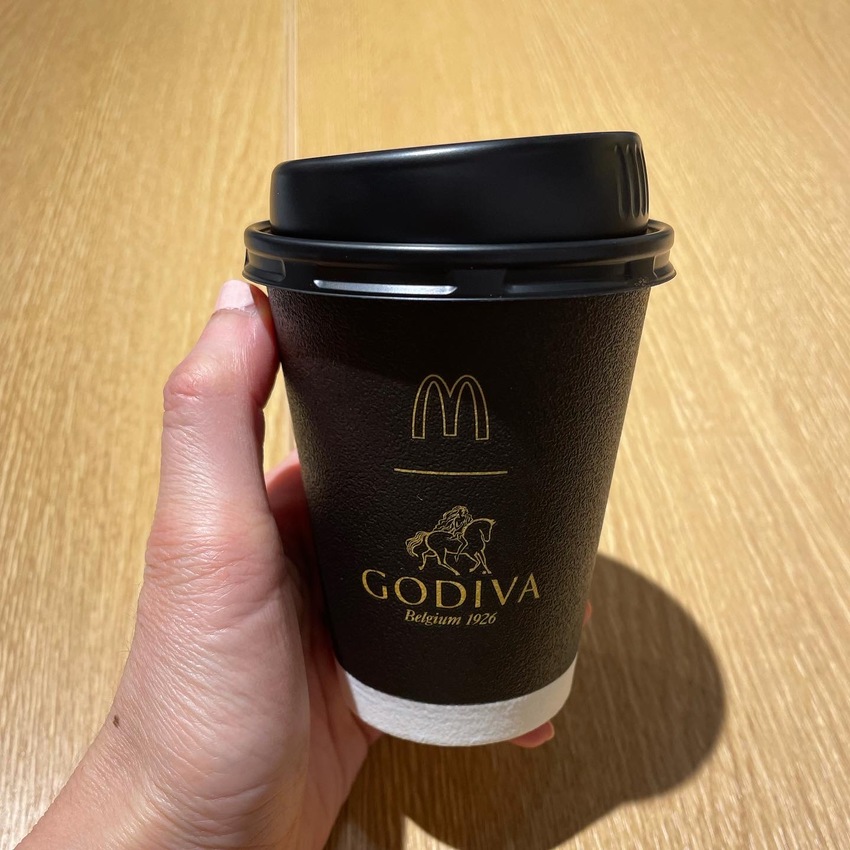 マックではいつもコーヒーだけど...