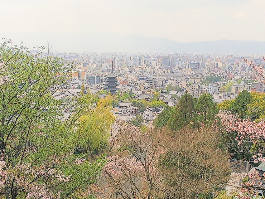 京都の街を見下ろす、高台に