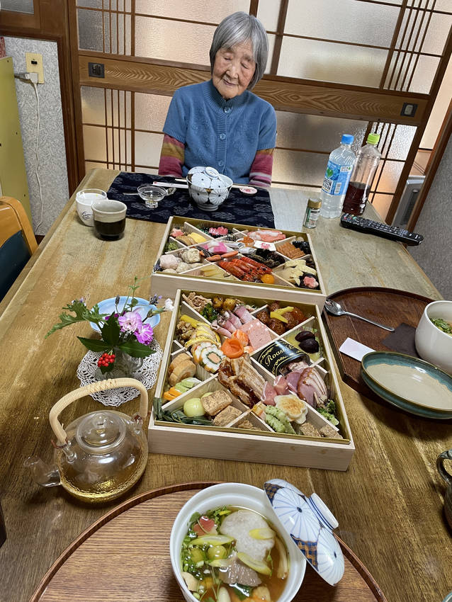 今年も目出度くおせち料理を食べ...