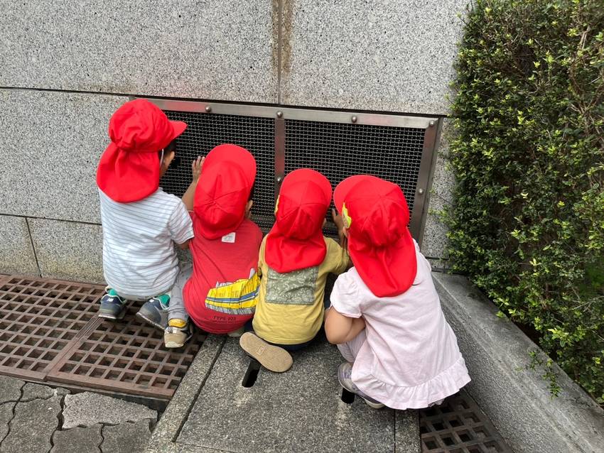 「おばけいるかな？👻」と 探し...