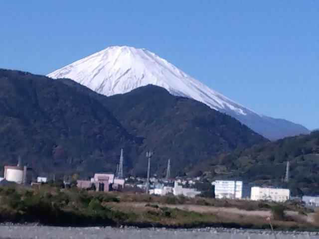 神奈川県松田町から今朝の富士山...