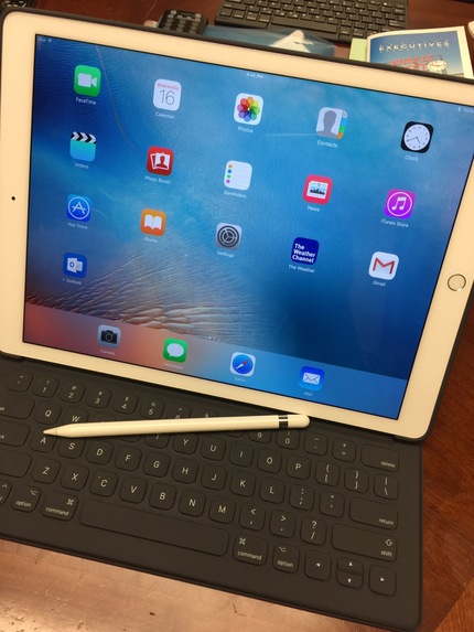 Apple Smart Keyboard for iPad...
