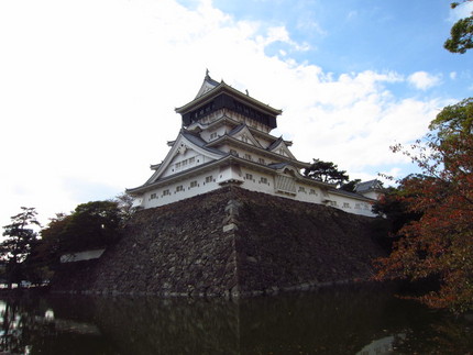 今日の小倉城・・・八坂神社の桜...